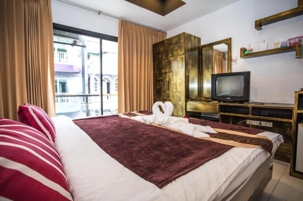 Long Beach Hotel Patong מראה חיצוני תמונה
