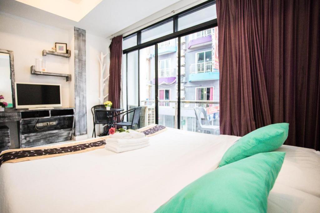 Long Beach Hotel Patong מראה חיצוני תמונה