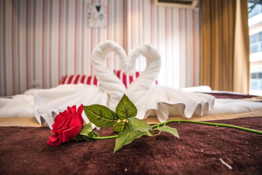 Long Beach Hotel Patong מראה חיצוני תמונה