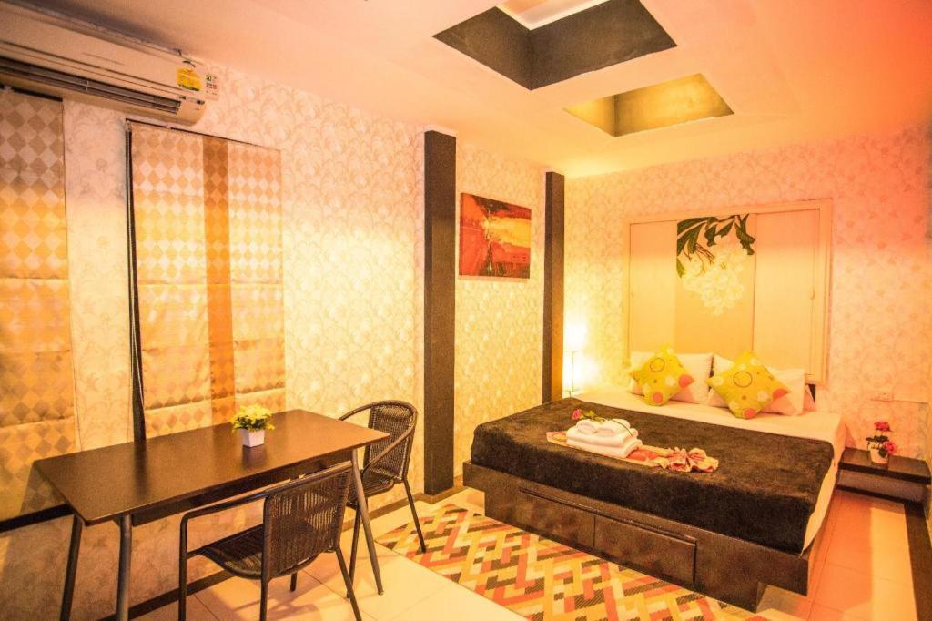Long Beach Hotel Patong מראה חיצוני תמונה